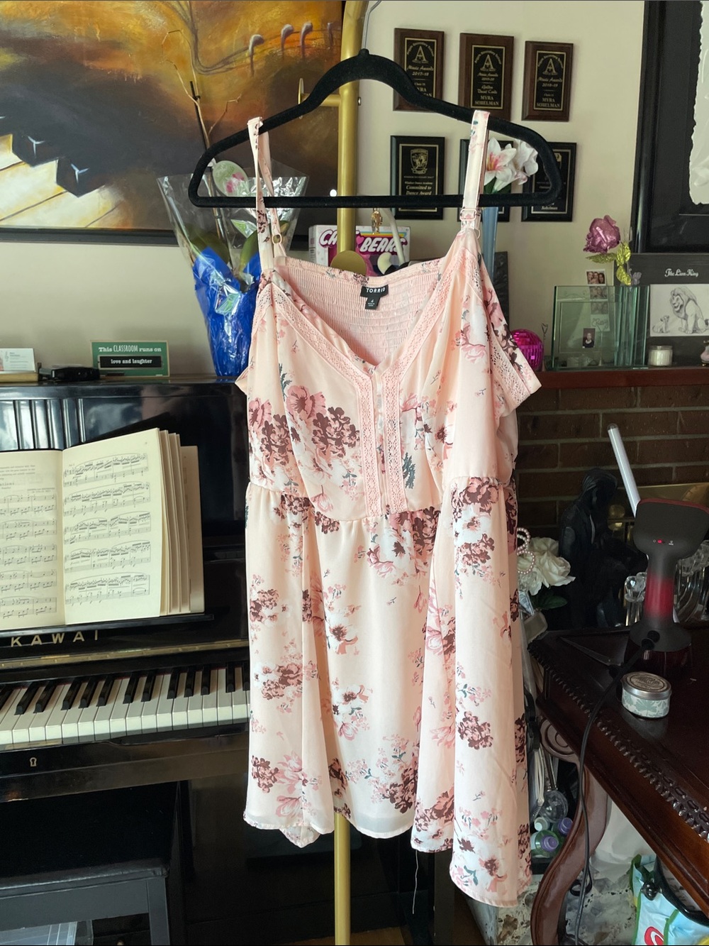 ☀️ SUMMER CLEARANCE 🛍️Torrid Light Pink Floral Babydoll Cami Blouse